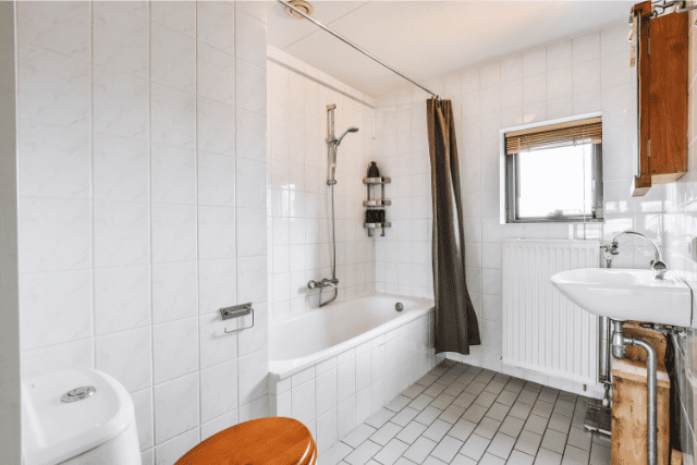 Read more about the article Bathroom Cleaning Guide