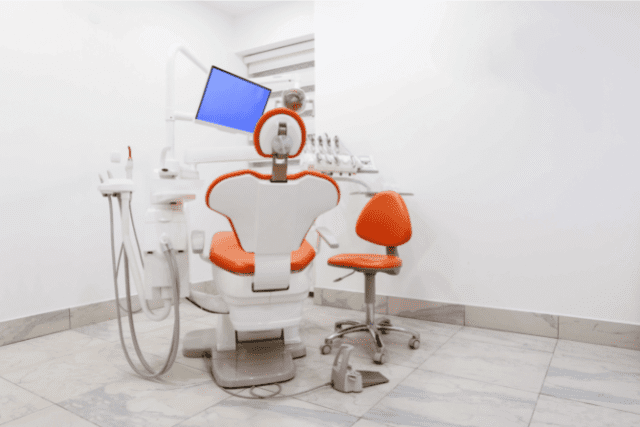 what-to-expect-from-a-dental-office-cleaning-service-2