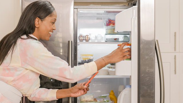 You are currently viewing Tips To Get Rid Of Smells In Your Fridge