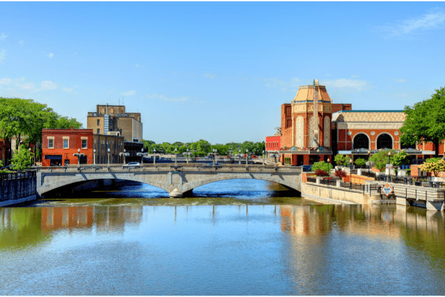 Best Places To Move To During Summer In Illinois