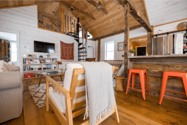 How To Handle Bad Airbnb Reviews
