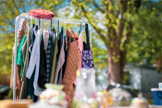 how-to-plan-a-garage-sale-before-moving-out