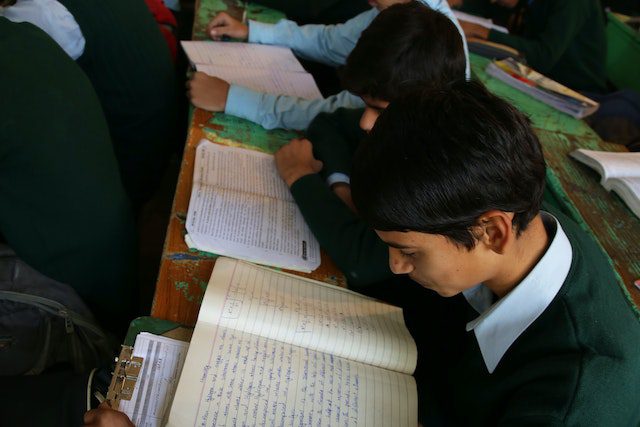 cleaning_classrooms_in_schools