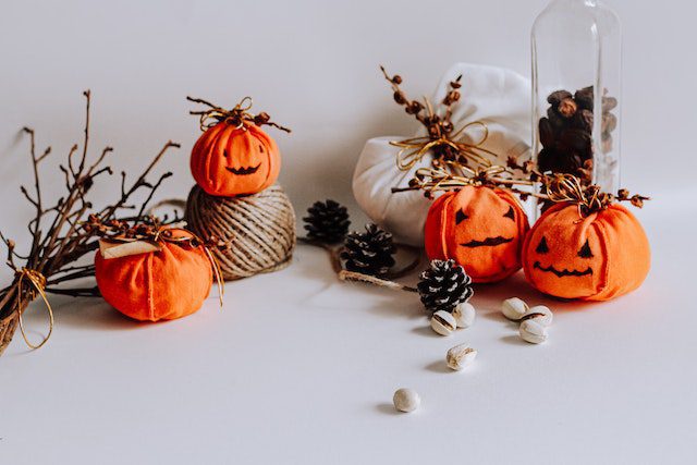decorations_for_your_store_in_halloween