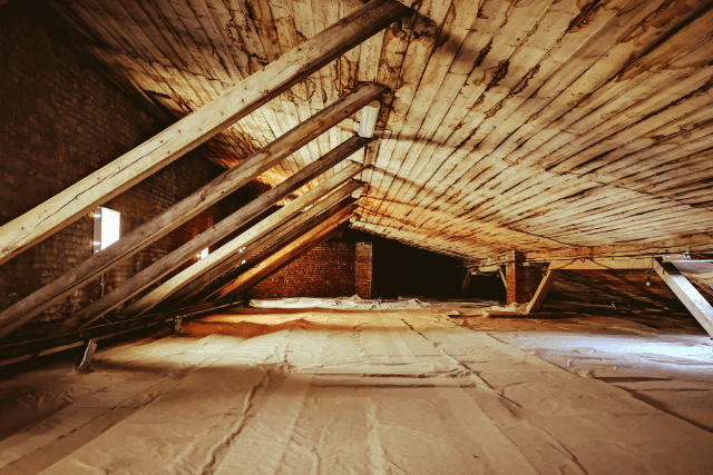 Read more about the article How to Pack the Attic When Moving