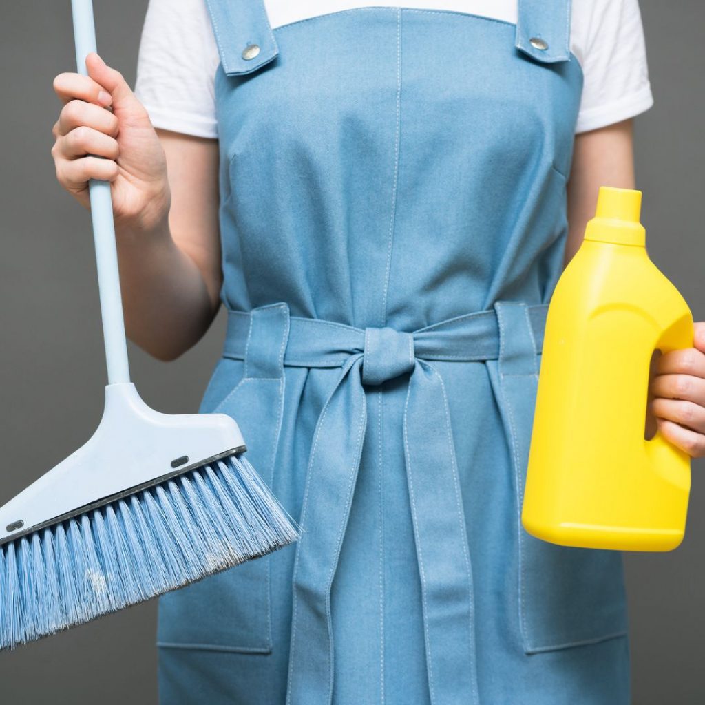 what-are-the-benefits-of-hiring-a-professional-cleaning-service-for-medical-offices-girl-cleaning
