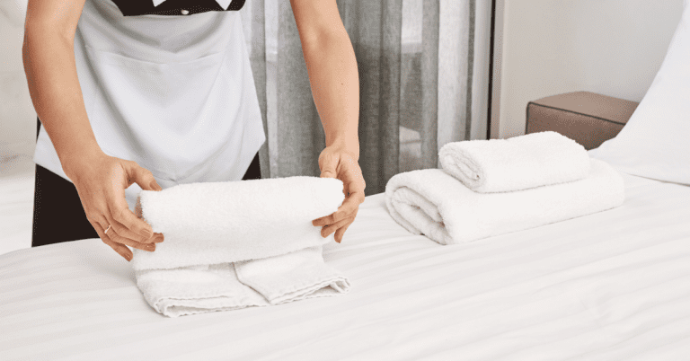 professional-cleaning-services-in-hotel-maintenance-2